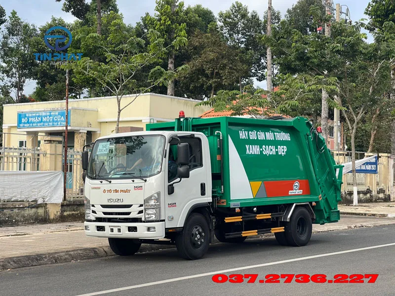 xe ép rác 7 khối isuzu, tải dưới 3,5 tấn bằng b2 chạy được