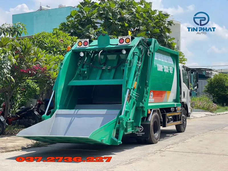 xe-ép-rác-7-khối-isuzu-nqr75-máng-xúc-inox