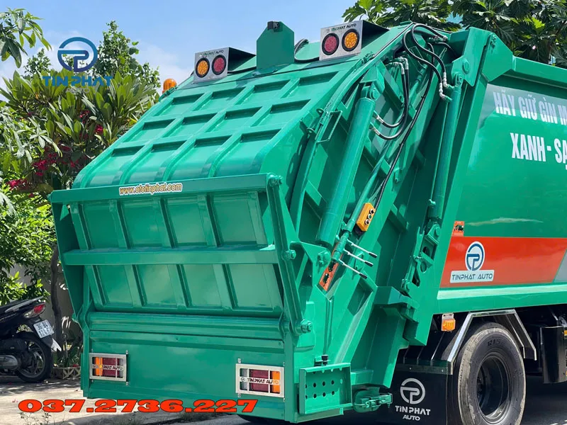 xe ép rác 7 khối isuzu nqr75 cơ cấu máng xúc rác