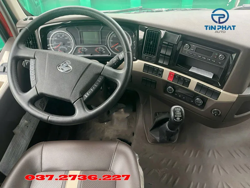 xe chenglong h5 3 chân cẩu 8 tấn soosan SCS867 nội thất sang trọng 2 chổ ngồi 
