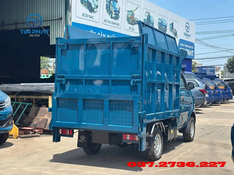 xe chở rác 4 khối thaco tf220 có bửng nâng