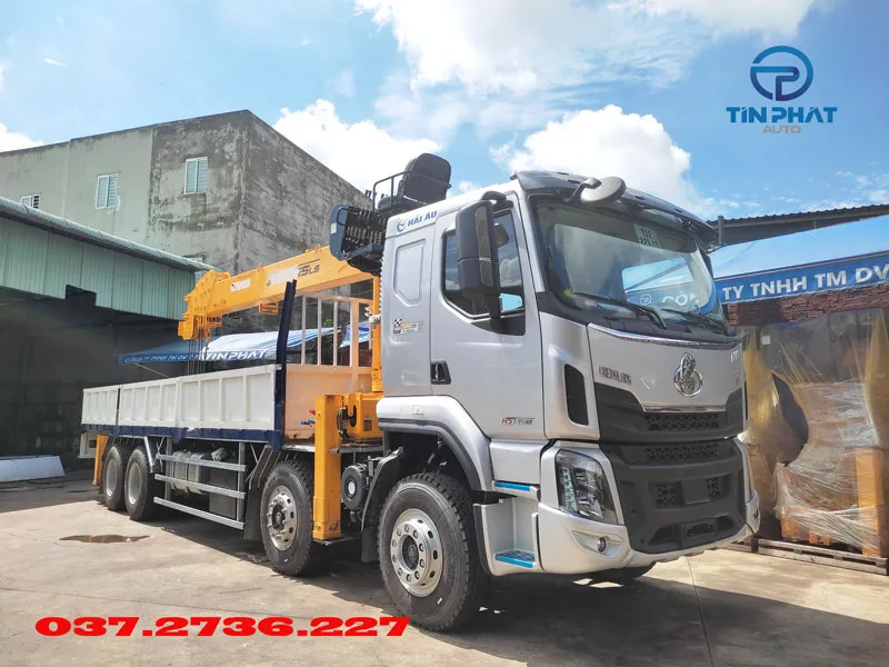 xe tải chenglong 4 chân cẩu 12 tấn soosan scs1215 tải 11,300 kg