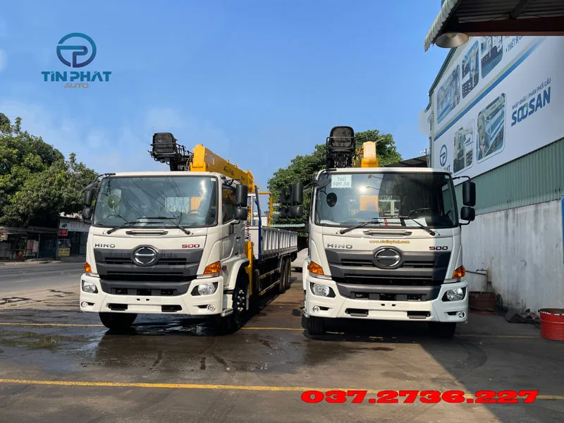 xe tải hino 3 chân fm cẩu 8 tấn soosan ngoại thất hiện đại 
