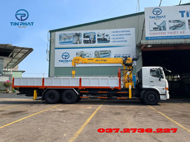 xe tải hino 3 chân fm cẩu 8 tấn soosan thùng dài 8m2