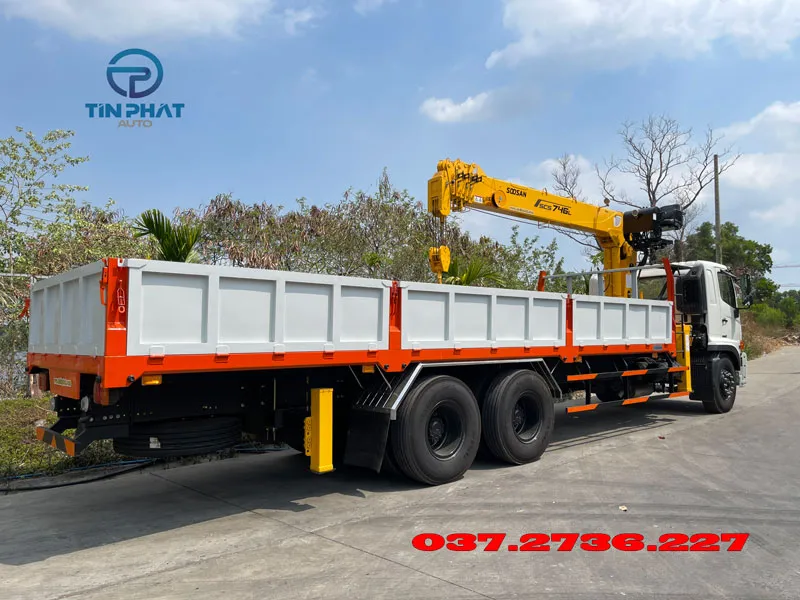 xe tải hino 3 chân fm cẩu 8 tấn soosan có sẳn giao ngay 