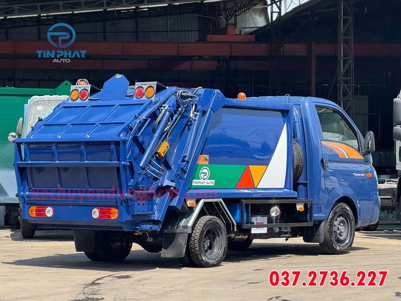 Xe ép rác 2 khối Hyundai h150 cuốn ép rác máng xúc 