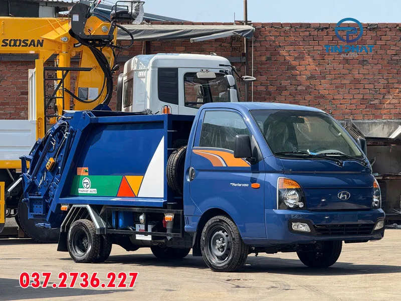 Giá xe ép rác 2 khối Hyundai H150 mới nhất 