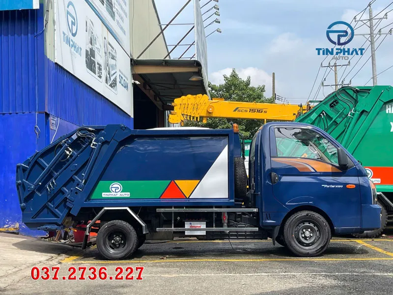 xe ép rác 2 khối hyundai h150 thùng inox bảo hành 3 năm 