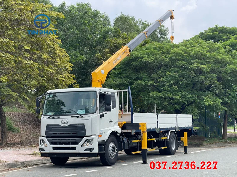 giá xe cẩu UD 2 chân gắn cẩu 5 tấn Soosan 