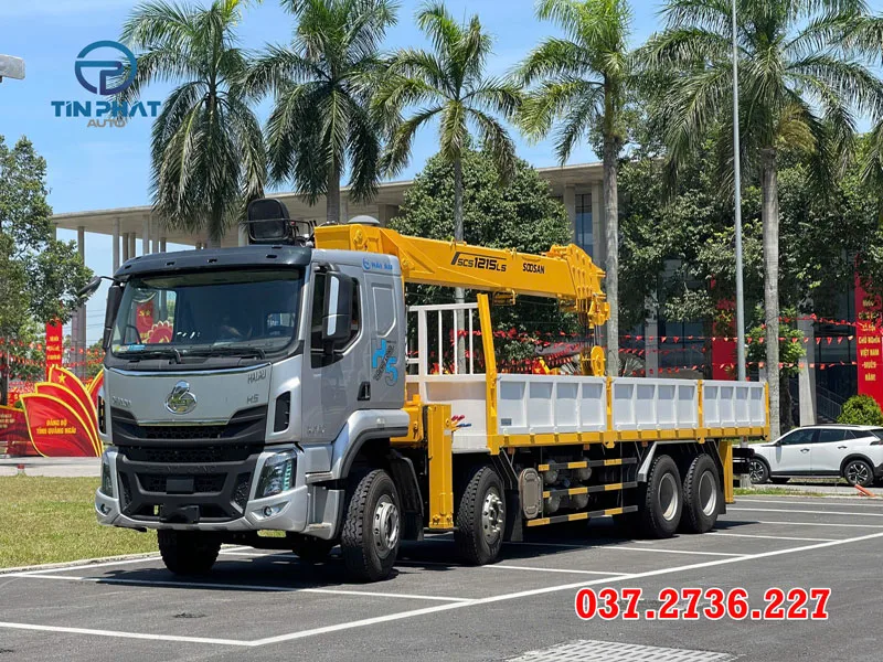 xe chenglong 4 chân gắn cẩu soosan 12 tấn mới nhất