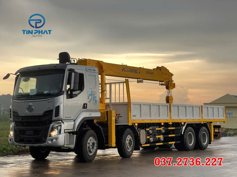 giá xe chenglong 4 chân gắn cẩu soosan 12 tấn 5 khúc, báo gia xe cẩu tốt nhất