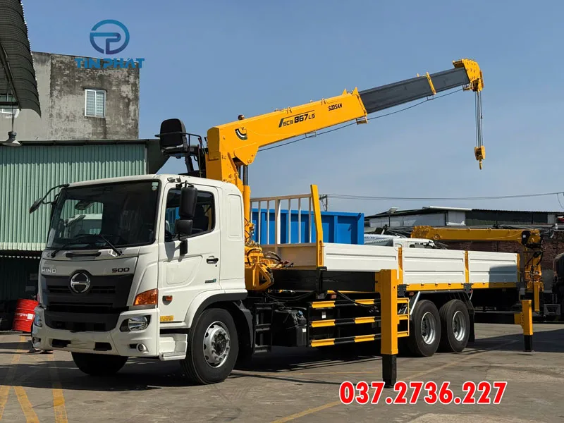 Xe Hino FM gắn cẩu Soosan 8 tấn 7 khúc, xe cẩu 3 chân tốt nhất hiện nay