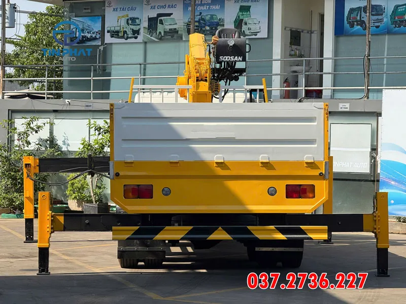 Xe Hino FM gắn cẩu Soosan 8 tấn 7 khúc , cập nhập báo giá xe cẩu có sẳn giao ngay 