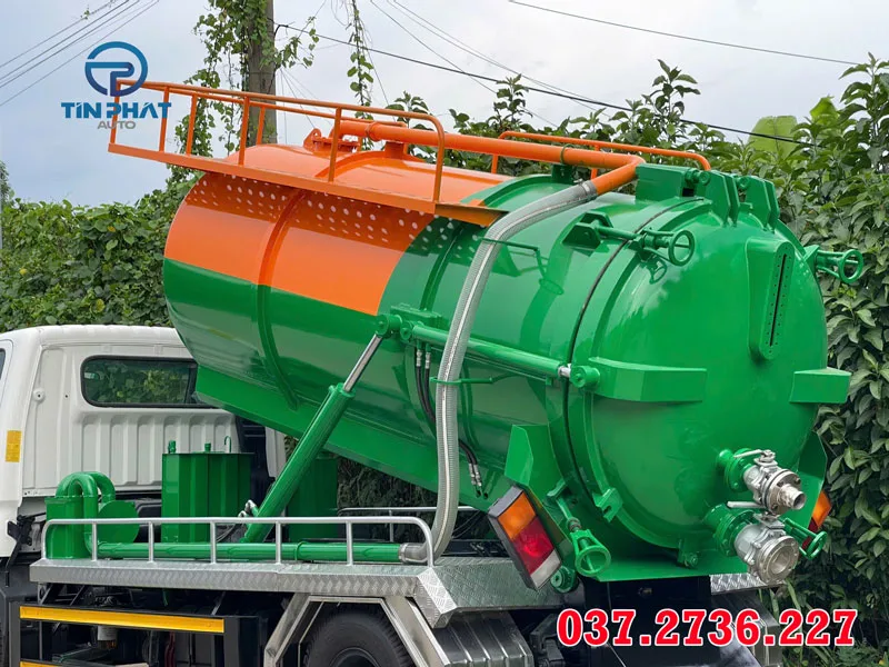 xe hút chất thải 6 khối Hyundai w11s - Bồn xi téc 6 khối 
