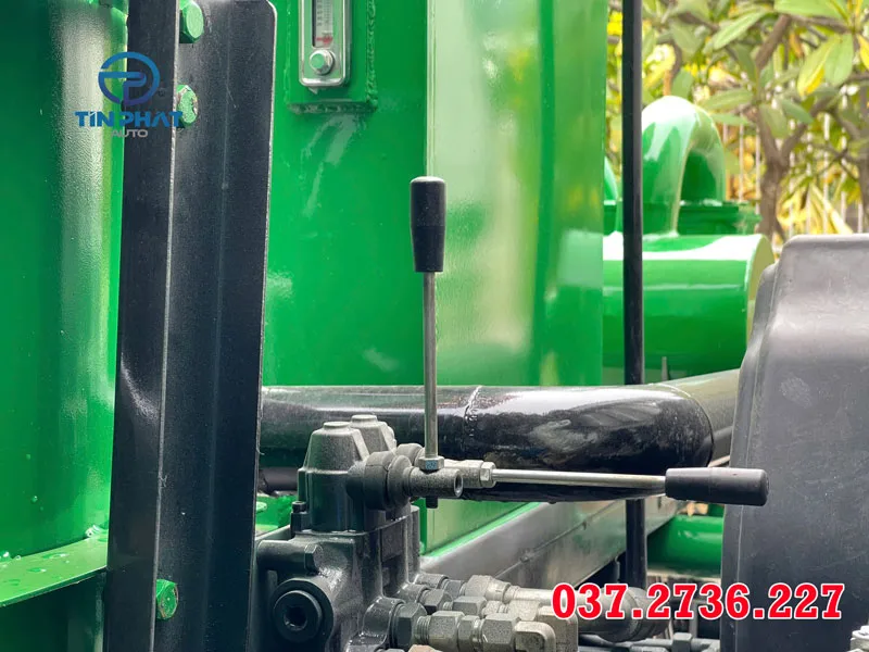 Cần điều khiển xe hút chất thải 6 khối Hyundai W11s 