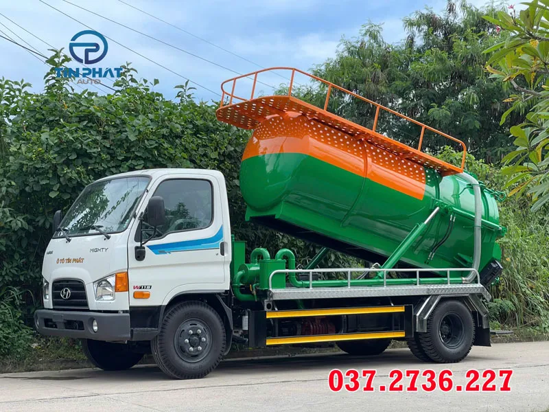 xe hút chất thải 6 khối Hyundai w11s - lợi ích xe hút bể phốt 6 khối 