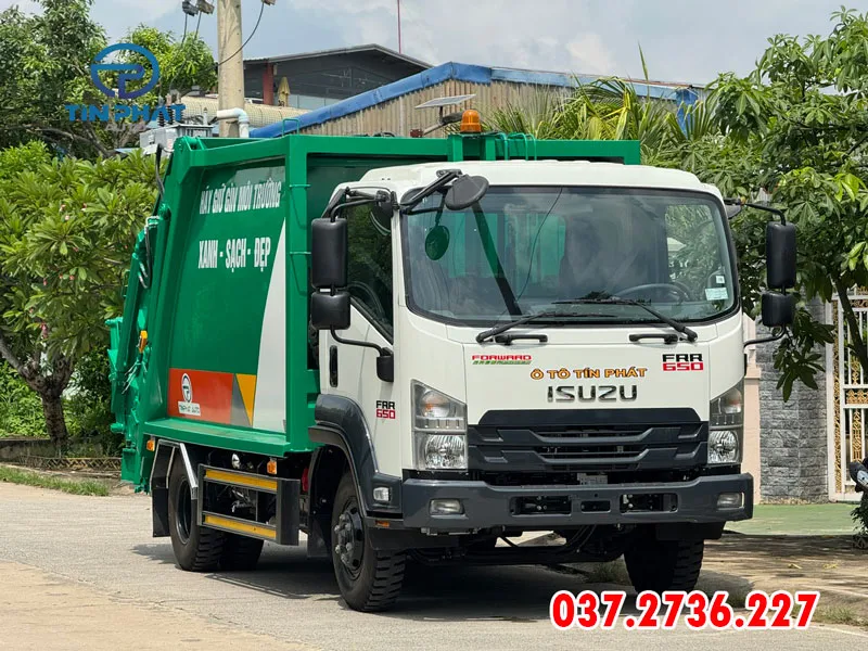 Giá xe ép rác 9 khối Isuzu FRR650 mới nhất hiện nay 